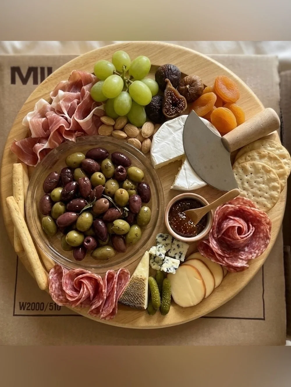 Mikasa Cheeseboard Glass Inset cheese knife